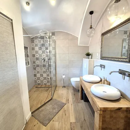 Zoe - Old Town * Μπρατισλάβα