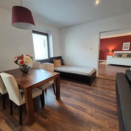 Zoe - Old Town Apartment