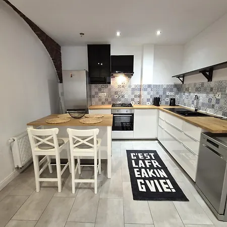 Zoe - Old Town Apartment *