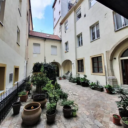 Zoe - Old Town Apartment Bratislava